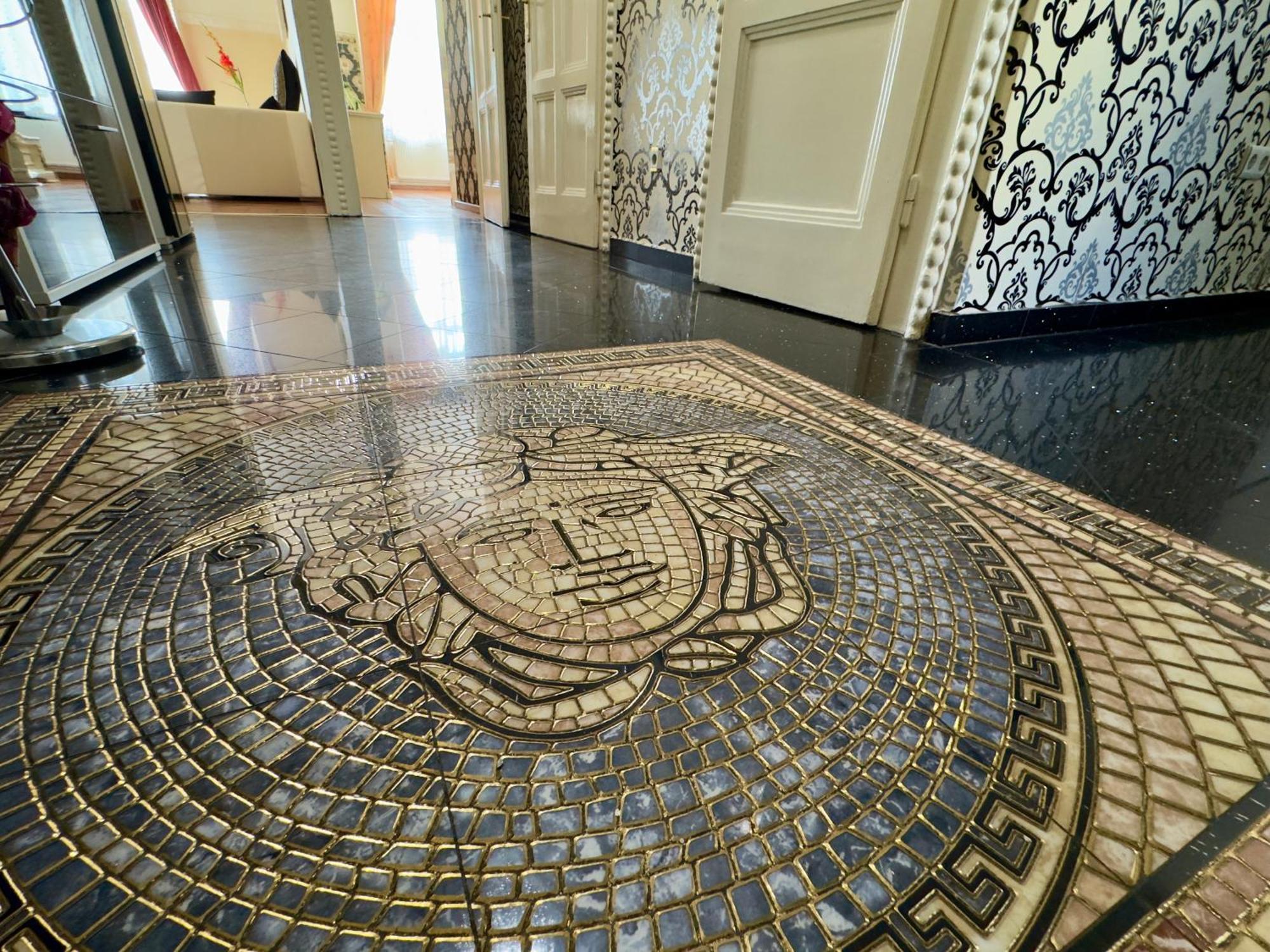 Versace Luxury Apartament Budapesta